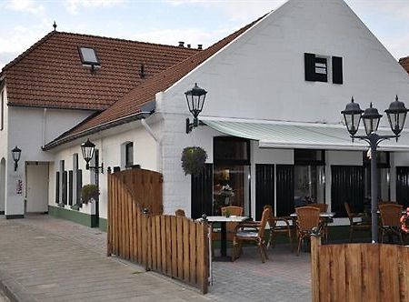 Hotel Restaurant Twee Weert Exteriör bild