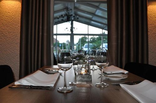 Hotel Restaurant Twee Weert Exteriör bild